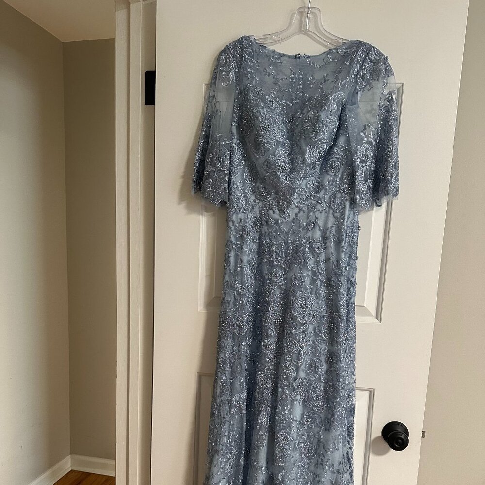 LARA New York Cape Sleeve Mother's Gown
